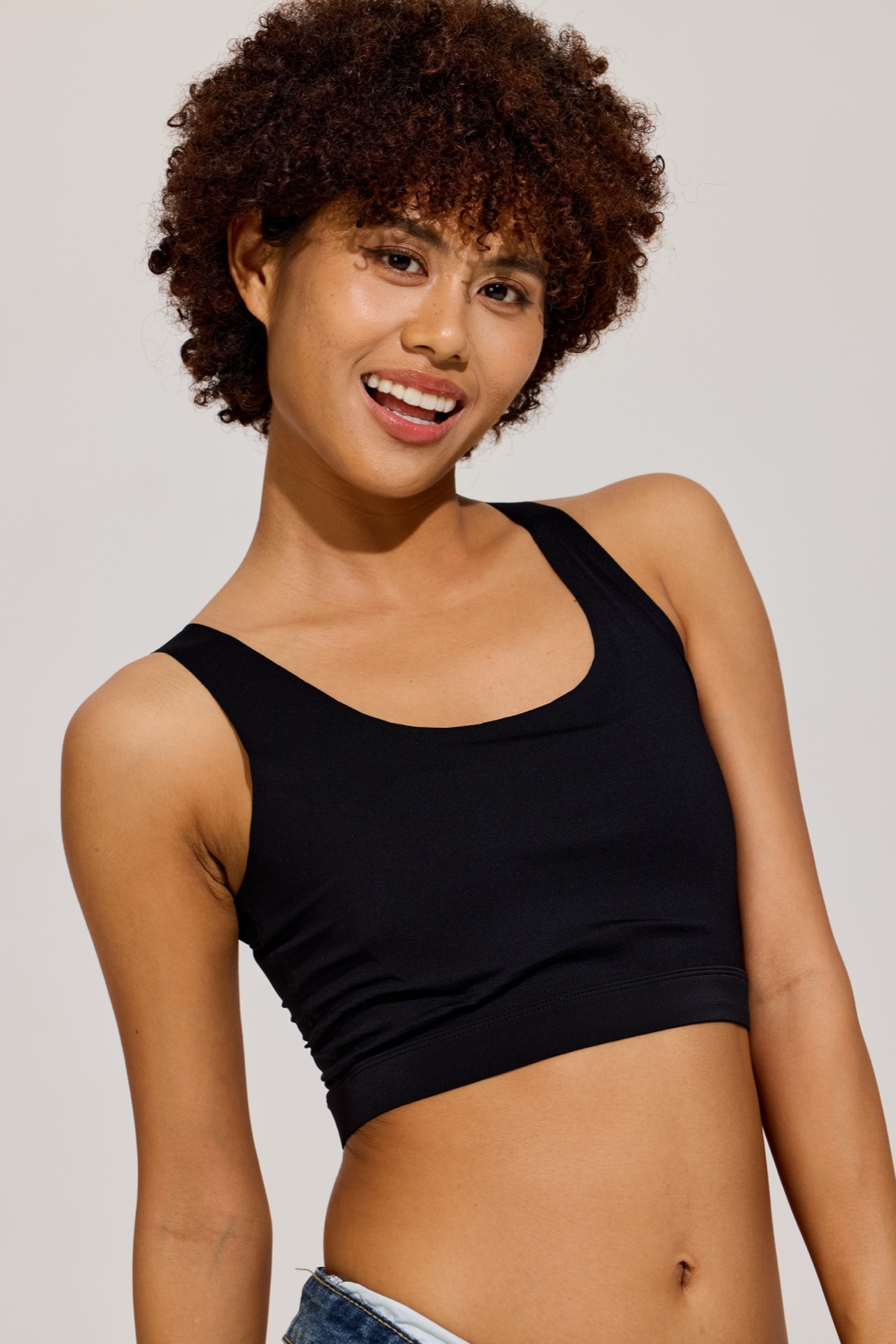 tellive neckline and strap detail